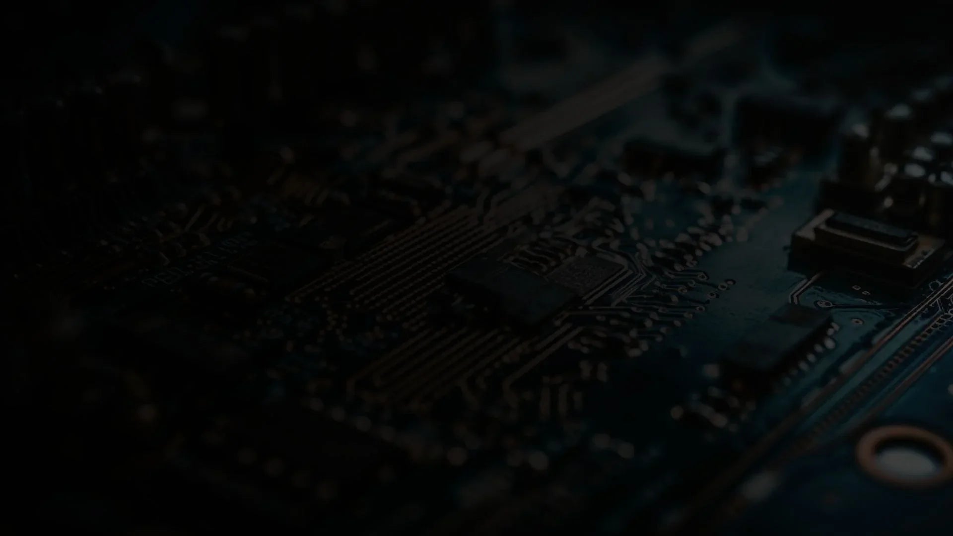 Placa base de computadora con componentes electrónicos y circuitos detallados